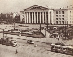 Проспект Кирова. Дворец культуры. 1964 год.